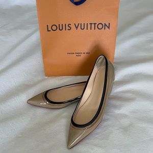 Christian Louboutin Beige Patent Leather And PVC Paulina Ballet Flats Size: 39.5